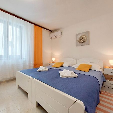 Apartments Ivanka Krk Town Esterno foto