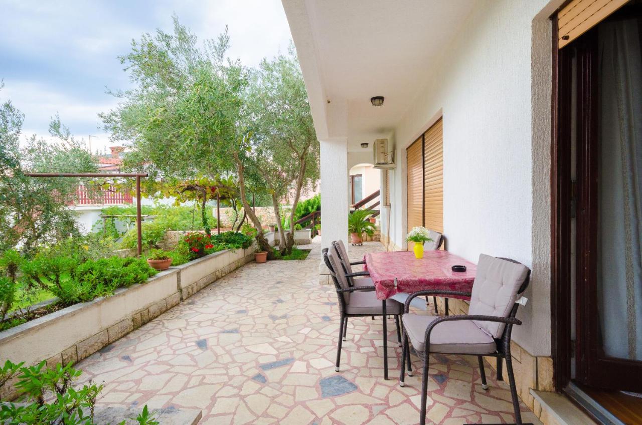Apartments Ivanka Krk Town Esterno foto