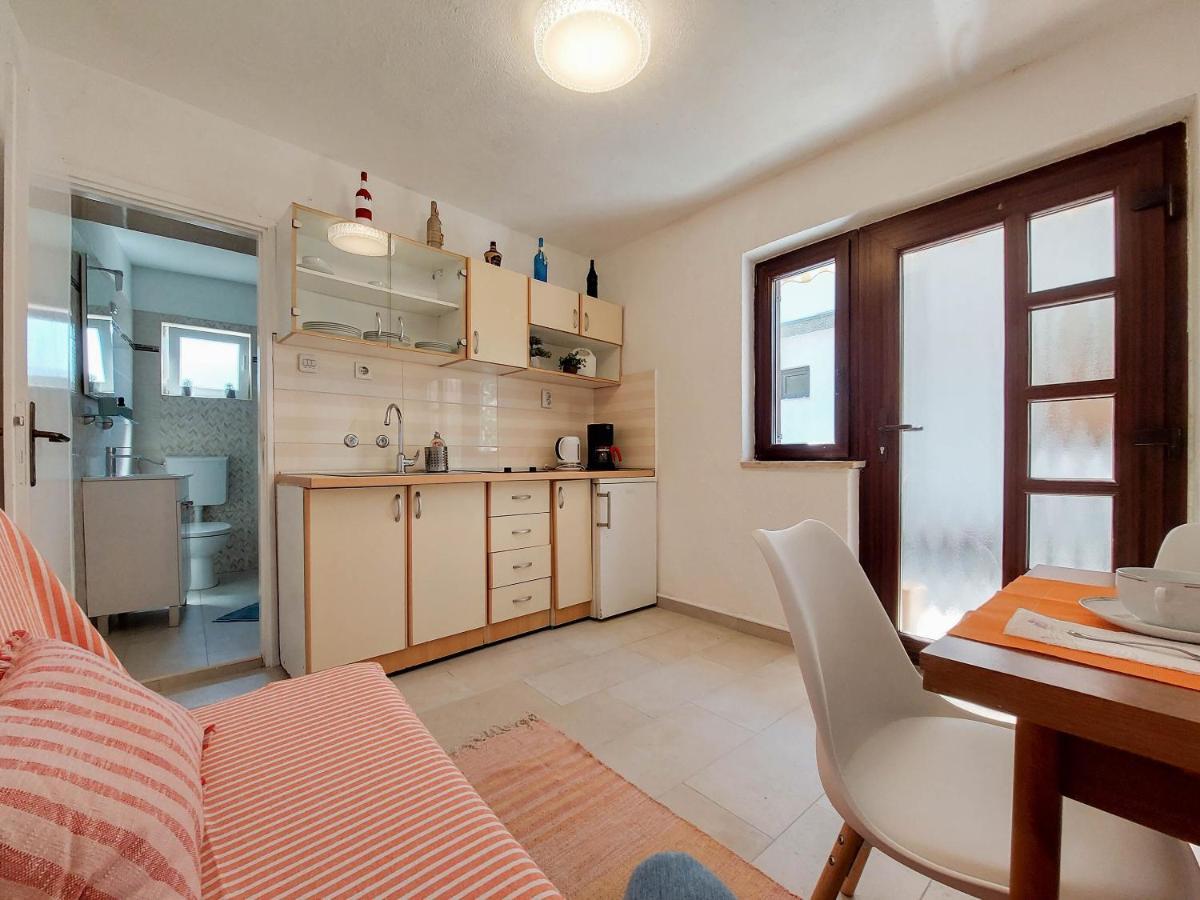 Apartments Ivanka Krk Town Esterno foto