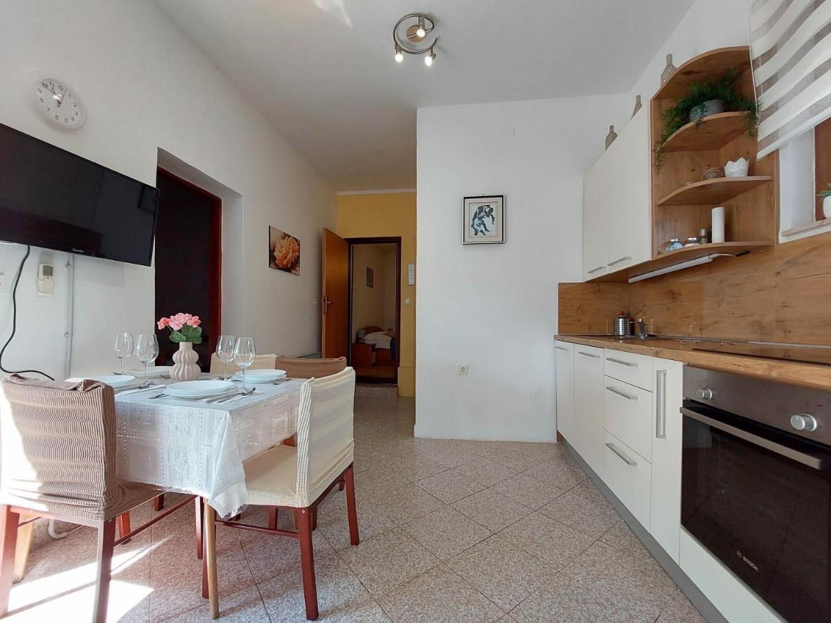 Apartments Ivanka Krk Town Esterno foto