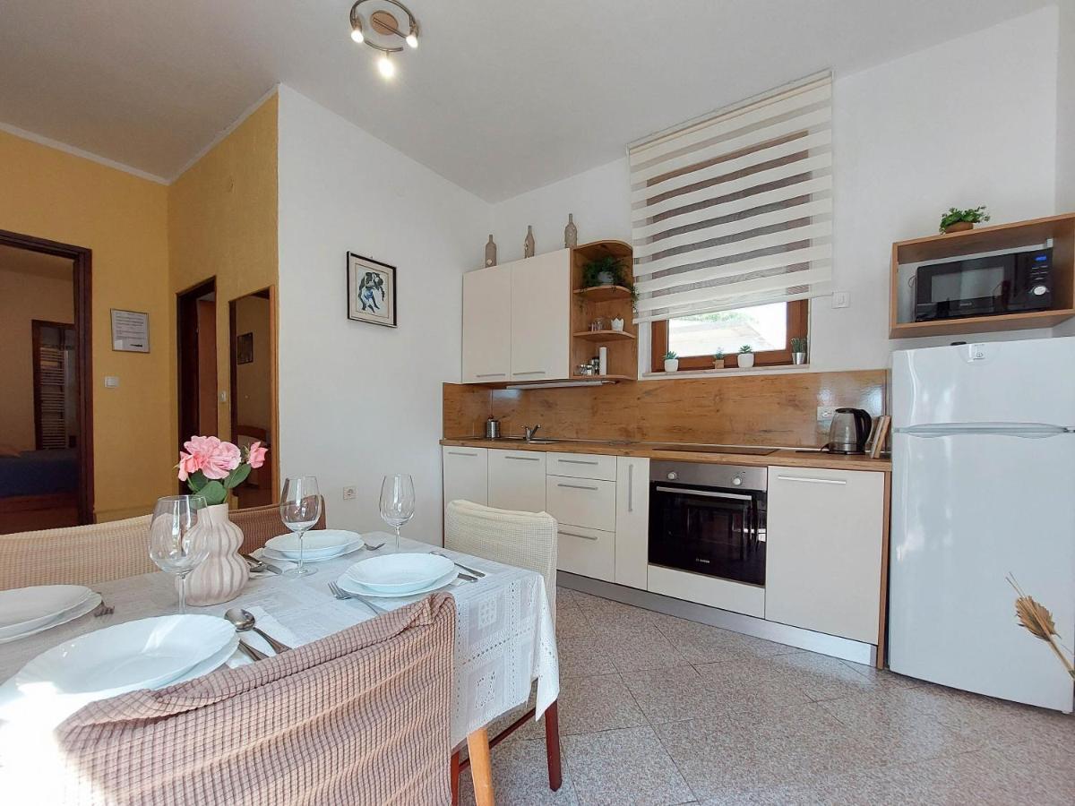 Apartments Ivanka Krk Town Esterno foto