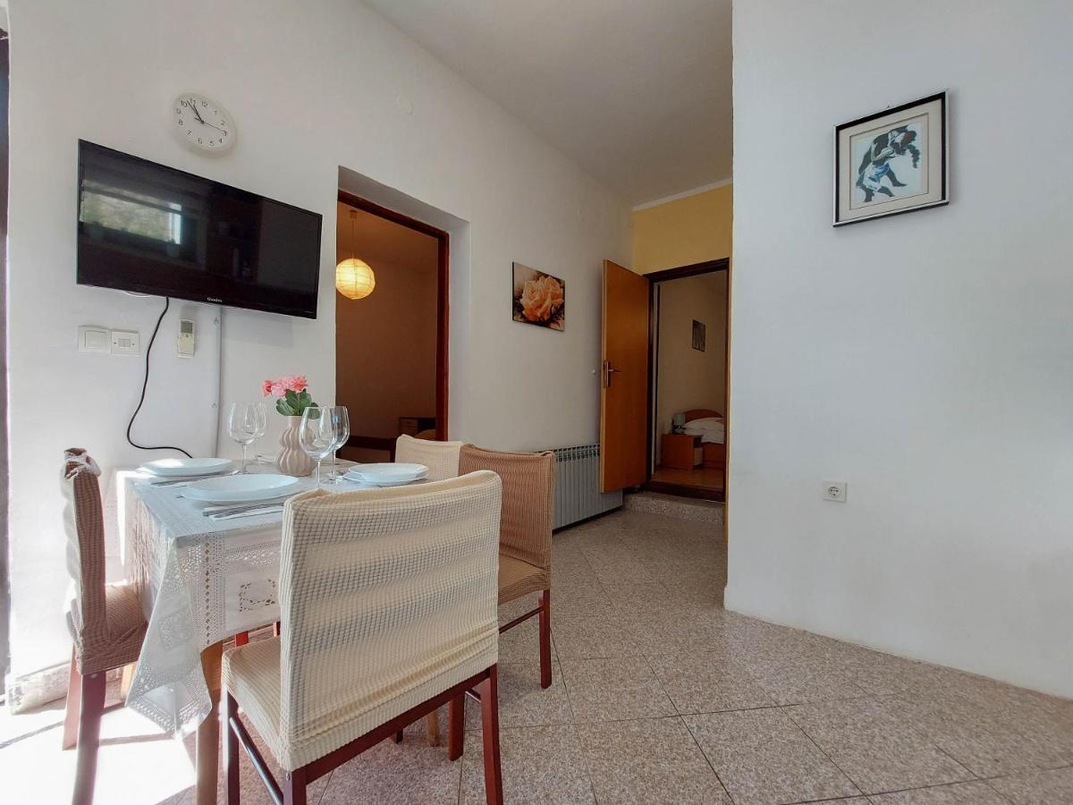 Apartments Ivanka Krk Town Esterno foto