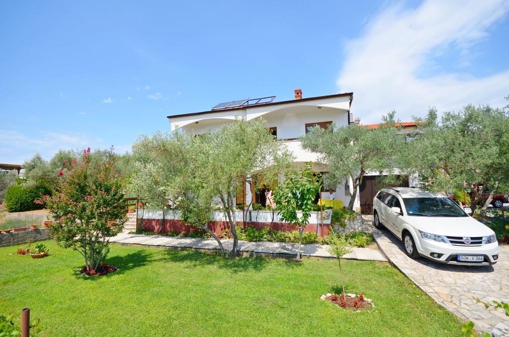 Apartments Ivanka Krk Town Esterno foto