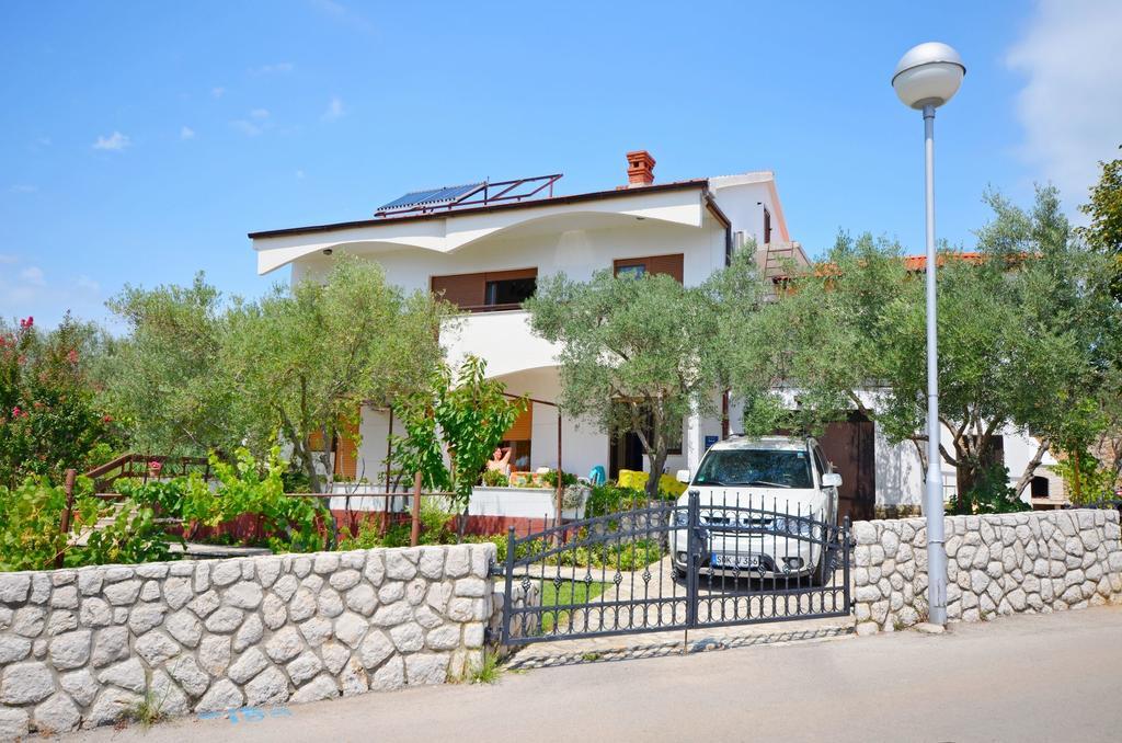 Apartments Ivanka Krk Town Esterno foto