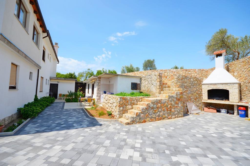 Apartments Ivanka Krk Town Esterno foto