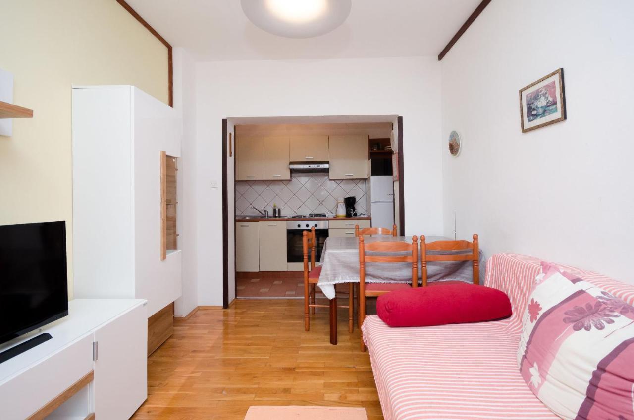 Apartments Ivanka Krk Town Esterno foto